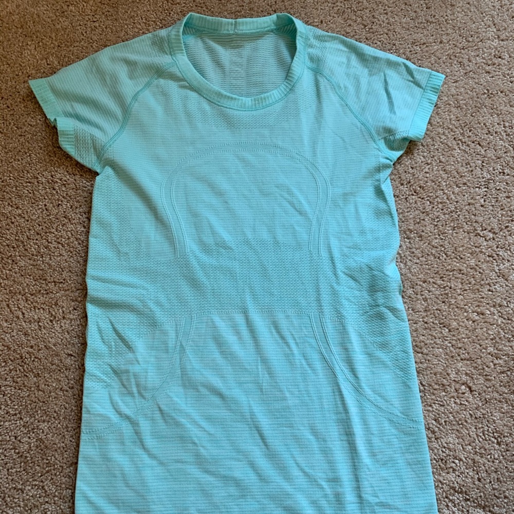 Short sleeve tight exercise shirt